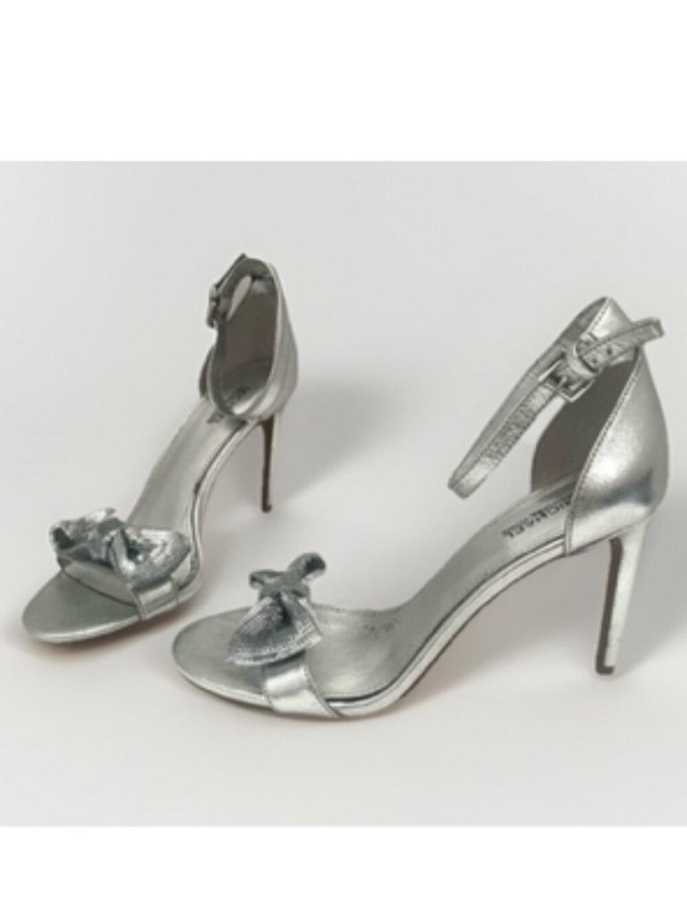 Michael Kors Paris Leather Stiletto‎ Heels Womens 7 Silver Metallic Bow Designer